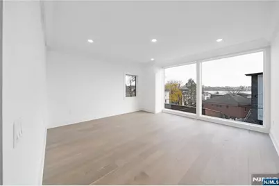 728 Undercliff Avenue, Edgewater, NJ 07020 - Photo 9