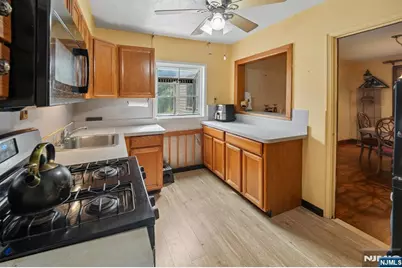 252 Everett Place, Englewood, NJ 07631 - Photo 5