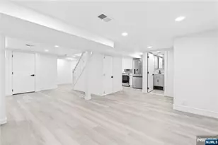 110 Central Ave, Rochelle Park Township, NJ 07662 - Photo 27