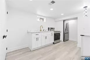 110 Central Ave, Rochelle Park Township, NJ 07662 - Photo 21