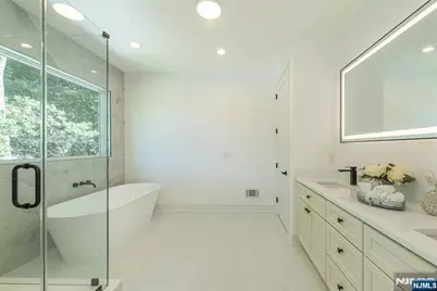 778 Wynetta Place, Paramus, NJ 07652 - Photo 23