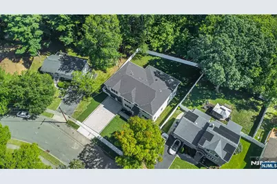 778 Wynetta Place, Paramus, NJ 07652 - Photo 43