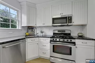 1133 Hyde Park Ct, Mahwah, NJ 07430 - Photo 7