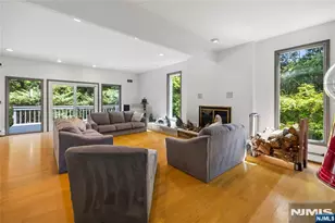 22 Angela Ct, Woodcliff Lake, NJ 07677 - Photo 15
