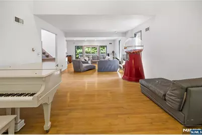 22 Angela Court, Woodcliff Lake, NJ 07677 - Photo 11