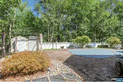 59 Lockwood Drive, Waldwick, NJ 07463 - Photo 7
