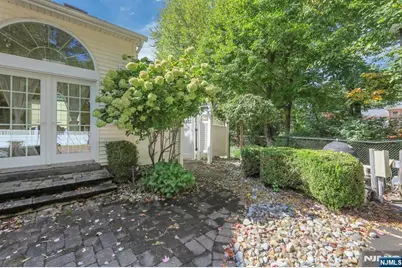 59 Lockwood Drive, Waldwick, NJ 07463 - Photo 15