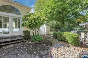 59 Lockwood Dr, Waldwick, NJ 07463 - Photo 15