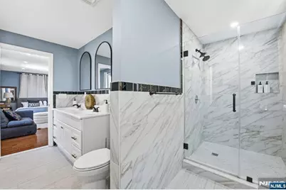 301 Roosevelt Avenue, Hasbrouck Heights, NJ 07604 - Photo 21