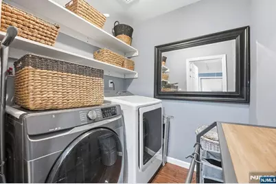 301 Roosevelt Avenue, Hasbrouck Heights, NJ 07604 - Photo 25