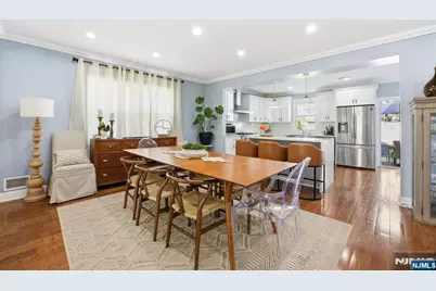 301 Roosevelt Avenue, Hasbrouck Heights, NJ 07604 - Photo 9