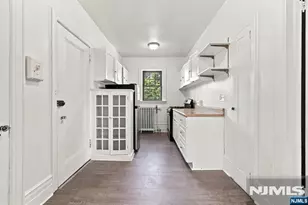 20 Garber C8, Ridgewood, NJ 07450 - Photo 7