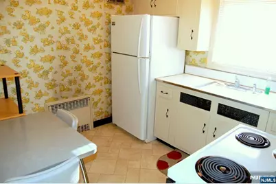 150 6th Street 3 #3, Fairview, NJ 07022 - Photo 3