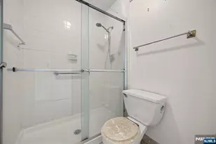 200 Winston, Cliffside Park, NJ 07010 - Photo 17