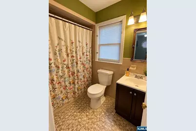 274 Green Avenue, Lyndhurst Township, NJ 07071 - Photo 11