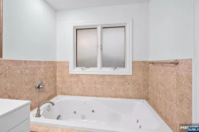 376 Aurora Avenue #B, Cliffside Park, NJ 07010 - Photo 9
