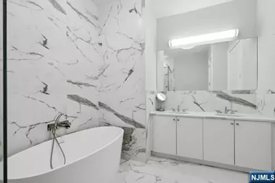 3 Somerset Lane 615 #615, Edgewater, NJ 07020 - Photo 9