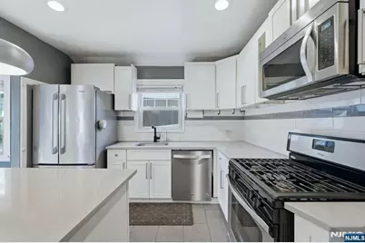 107 Palisade Avenue, Bergenfield, NJ 07621 - Photo 17