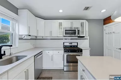 107 Palisade Avenue, Bergenfield, NJ 07621 - Photo 19