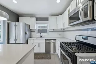 107 Palisade Ave, Bergenfield, NJ 07621 - Photo 17