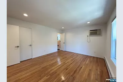 531 Day Avenue, Ridgefield, NJ 07657 - Photo 13