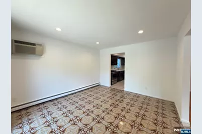 531 Day Avenue, Ridgefield, NJ 07657 - Photo 9