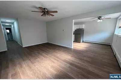 35 S Willow Street A2 #A2, Montclair, NJ 07042 - Photo 3