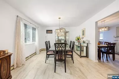 15 E Pierrepont Avenue, Rutherford, NJ 07070 - Photo 9