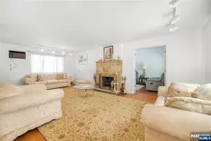 15 E Pierrepont Ave, Rutherford, NJ 07070 - Photo 3