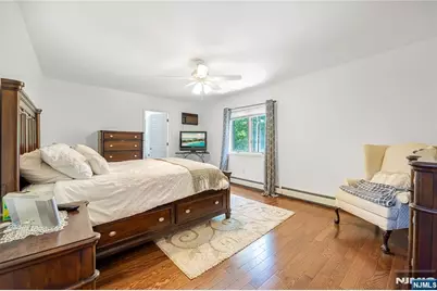 15 E Pierrepont Avenue, Rutherford, NJ 07070 - Photo 17