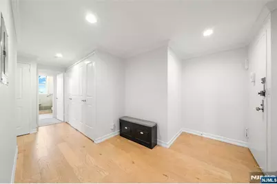 2200 N Central Road 11E #11E, Fort Lee, NJ 07024 - Photo 13