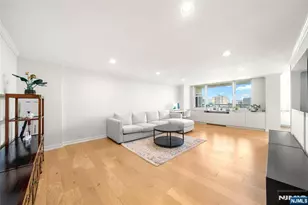 2200 N Central Road 11E, Fort Lee, NJ 07024 - Photo 5