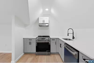 82 Grove Street 4 #4, Montclair, NJ 07042 - Photo 5