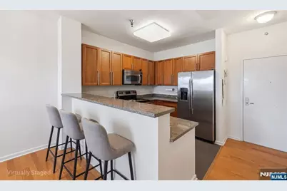 15 Enterprise Court 1-05 #1-05, Jersey City, NJ 07305 - Photo 3