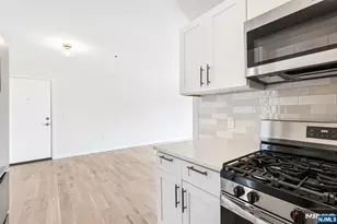 300 Schuyler Ave 16, Kearny, NJ 07032 - Photo 5