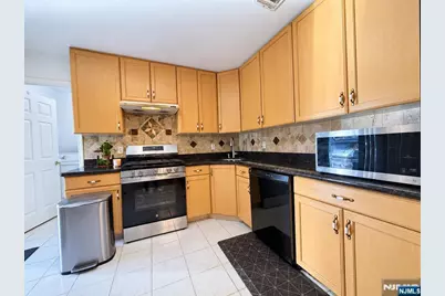 223 Merritt Avenue, Bergenfield, NJ 07621 - Photo 9
