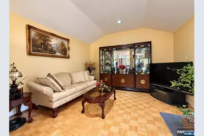 223 Merritt Avenue, Bergenfield, NJ 07621 - Photo 7