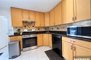 223 Merritt Ave, Bergenfield, NJ 07621 - Photo 9