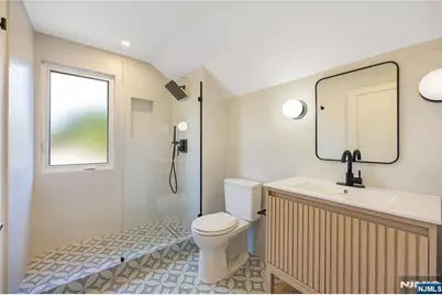 390 Harland Avenue, Haworth, NJ 07641 - Photo 31
