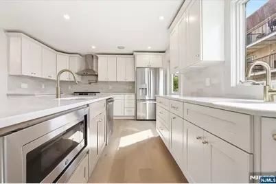 119 Cedar Street C0119 #C0119, Cliffside Park, NJ 07010 - Photo 3