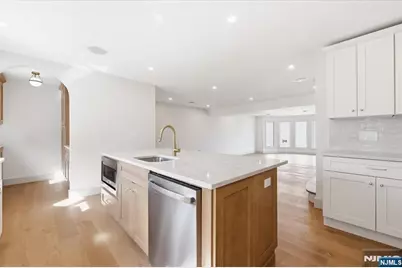 119 Cedar Street C0119 #C0119, Cliffside Park, NJ 07010 - Photo 5
