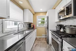 91 Frederick Pl, Bergenfield, NJ 07621 - Photo 13