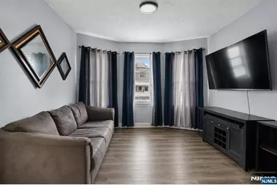 89 Burgess Place, Passaic, NJ 07055 - Photo 9