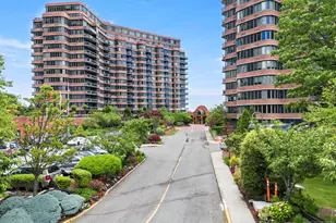 100 Carlyle Dr Villa P- 6, Cliffside Park, NJ 07010 - Photo 5