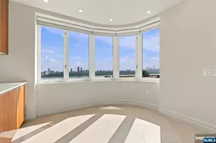 100 Carlyle Dr Villa P- 6, Cliffside Park, NJ 07010 - Photo 17