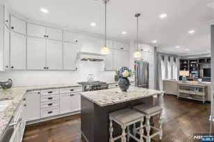 70 Cecelia Ave, Cliffside Park, NJ 07010 - Photo 17