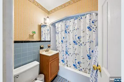 49 Morgan Street, Bergenfield, NJ 07621 - Photo 9