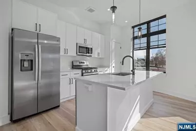 1 Union Avenue 204 #204, Cresskill, NJ 07626 - Photo 9