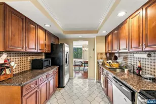 200 Winston Dr L14, Cliffside Park, NJ 07010 - Photo 21