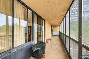 200 Winston Dr L14, Cliffside Park, NJ 07010 - Photo 17